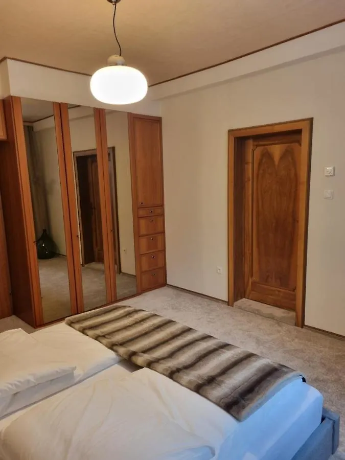 Villa With Private Sauna And Jacuzzi, 8 Min From Schloss Schoebrunn Vienna 0*,  Austria