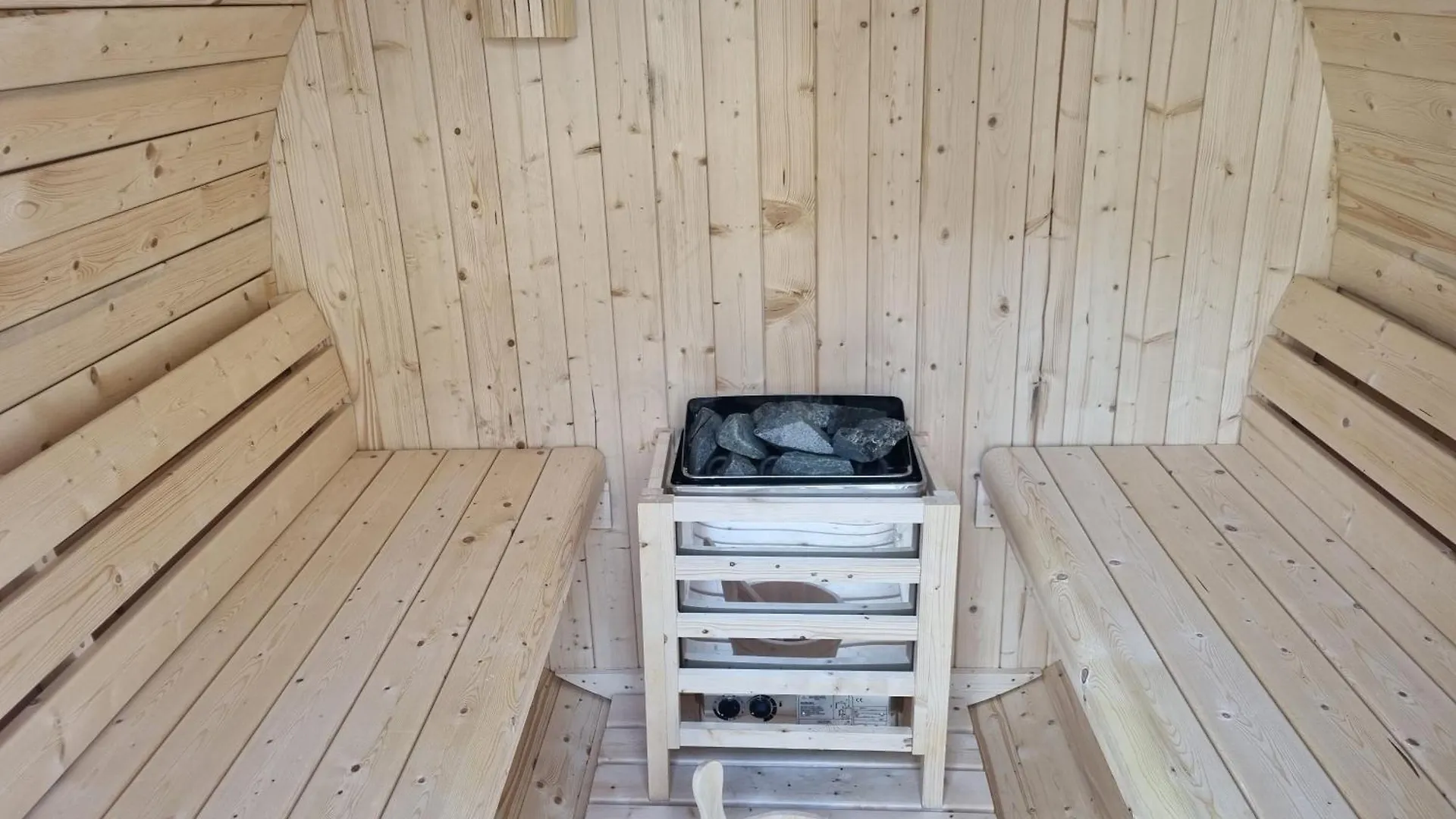 Villa With Private Sauna And Jacuzzi, 8 Min From Schloss Schoebrunn Vienna Austria